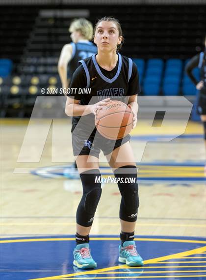 Thumbnail 2 in Aptos vs River City (Santa Cruz Warriors NorCal Invitational) photogallery.