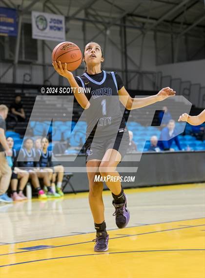 Thumbnail 3 in Aptos vs River City (Santa Cruz Warriors NorCal Invitational) photogallery.