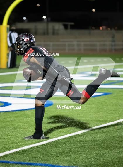 Thumbnail 3 in Victoria West vs Winn (UIL 5A D1 Region 4 Area) photogallery.