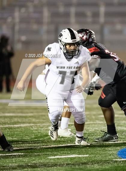 Thumbnail 2 in Victoria West vs Winn (UIL 5A D1 Region 4 Area) photogallery.