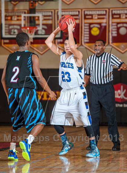 Thumbnail 1 in Manual vs. Alameda (Ponderosa Invitational) photogallery.