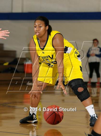 Thumbnail 2 in River City vs. Christian Brothers (Christian Brothers Holiday Classic) photogallery.