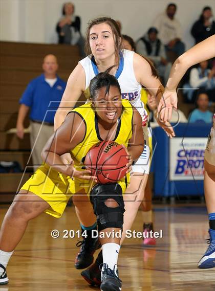 Thumbnail 2 in River City vs. Christian Brothers (Christian Brothers Holiday Classic) photogallery.
