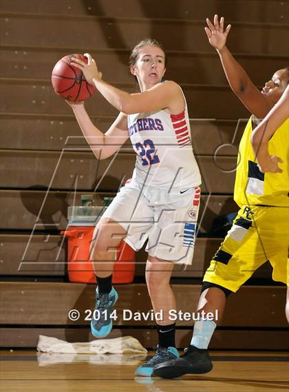 Thumbnail 3 in River City vs. Christian Brothers (Christian Brothers Holiday Classic) photogallery.