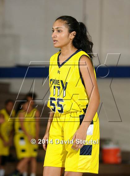 Thumbnail 2 in River City vs. Christian Brothers (Christian Brothers Holiday Classic) photogallery.