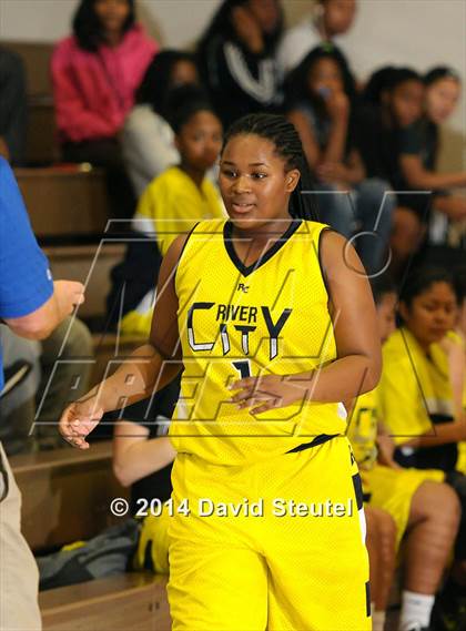 Thumbnail 2 in River City vs. Christian Brothers (Christian Brothers Holiday Classic) photogallery.