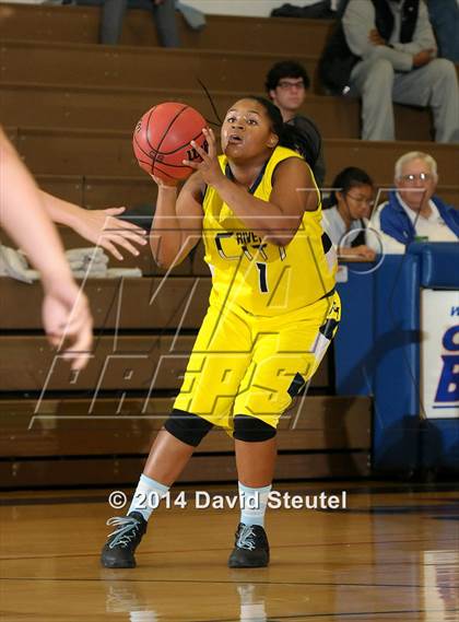 Thumbnail 1 in River City vs. Christian Brothers (Christian Brothers Holiday Classic) photogallery.