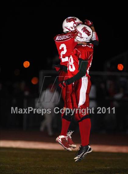 Thumbnail 3 in Herrin @ Effingham (IHSA Class 4A Playoffs - First Round) photogallery.