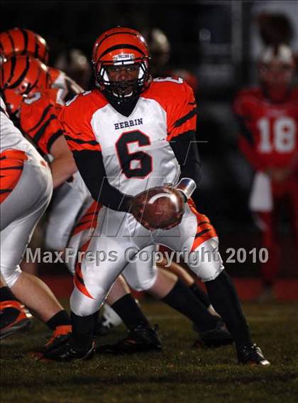 Thumbnail 2 in Herrin @ Effingham (IHSA Class 4A Playoffs - First Round) photogallery.