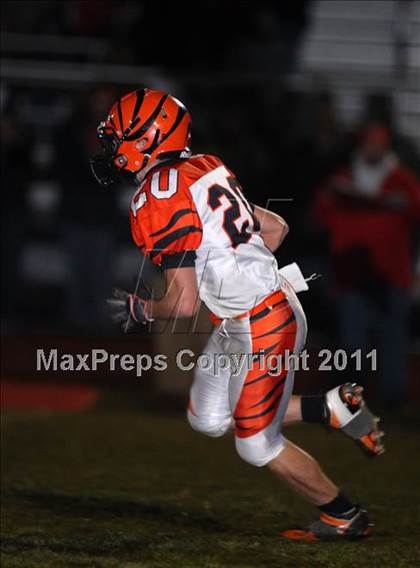 Thumbnail 1 in Herrin @ Effingham (IHSA Class 4A Playoffs - First Round) photogallery.
