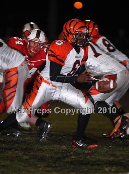 Thumbnail 1 in Herrin @ Effingham (IHSA Class 4A Playoffs - First Round) photogallery.