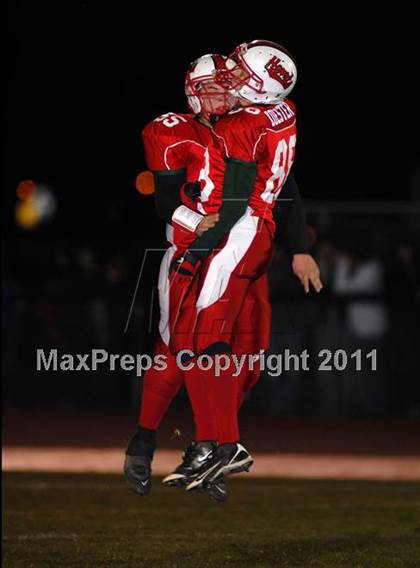 Thumbnail 2 in Herrin @ Effingham (IHSA Class 4A Playoffs - First Round) photogallery.