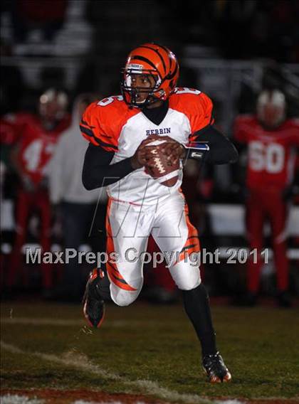 Thumbnail 3 in Herrin @ Effingham (IHSA Class 4A Playoffs - First Round) photogallery.