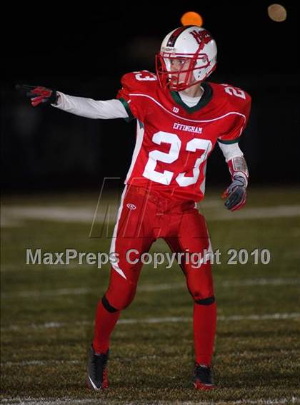 Thumbnail 3 in Herrin @ Effingham (IHSA Class 4A Playoffs - First Round) photogallery.