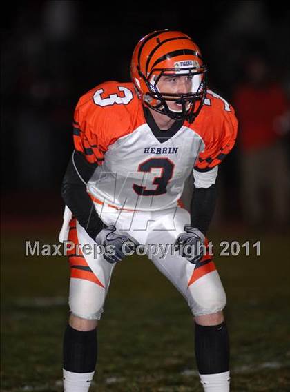 Thumbnail 3 in Herrin @ Effingham (IHSA Class 4A Playoffs - First Round) photogallery.