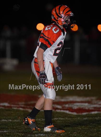 Thumbnail 3 in Herrin @ Effingham (IHSA Class 4A Playoffs - First Round) photogallery.