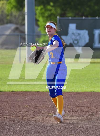 Thumbnail 3 in Huckabay @ Santo photogallery.