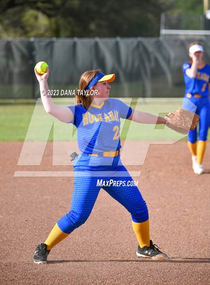Thumbnail 1 in Huckabay @ Santo photogallery.