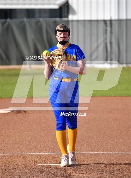 Thumbnail 3 in Huckabay @ Santo photogallery.