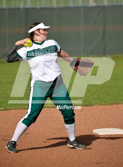 Thumbnail 2 in Huckabay @ Santo photogallery.