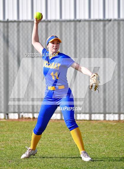 Thumbnail 2 in Huckabay @ Santo photogallery.