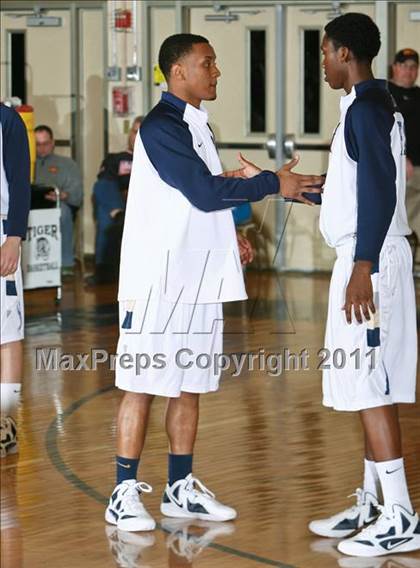 Thumbnail 1 in Newburgh vs. Poly Prep (Harry Jefferson Holiday Showcase) photogallery.