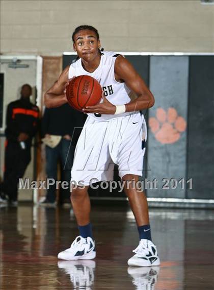 Thumbnail 1 in Newburgh vs. Poly Prep (Harry Jefferson Holiday Showcase) photogallery.