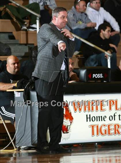 Thumbnail 2 in Newburgh vs. Poly Prep (Harry Jefferson Holiday Showcase) photogallery.