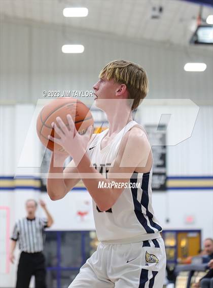 Thumbnail 1 in Woodson @ Perrin-Whitt photogallery.
