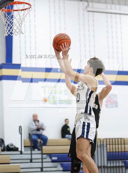 Thumbnail 3 in Woodson @ Perrin-Whitt photogallery.