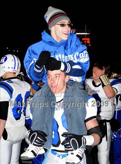 Thumbnail 3 in Glenville vs. Davidson (Ohio D1 Final) photogallery.