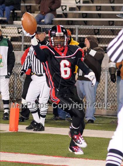 Thumbnail 2 in Glenville vs. Davidson (Ohio D1 Final) photogallery.