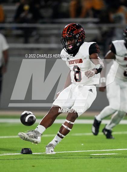 Thumbnail 3 in Timpson vs. Refugio (UIL 2A Division I Semifinal) photogallery.