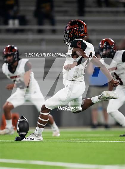 Thumbnail 3 in Timpson vs. Refugio (UIL 2A Division I Semifinal) photogallery.