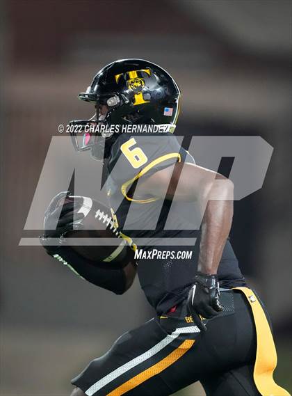 Thumbnail 3 in Timpson vs. Refugio (UIL 2A Division I Semifinal) photogallery.