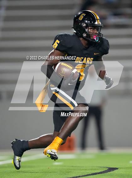 Thumbnail 2 in Timpson vs. Refugio (UIL 2A Division I Semifinal) photogallery.