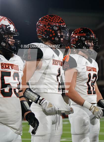 Thumbnail 2 in Timpson vs. Refugio (UIL 2A Division I Semifinal) photogallery.