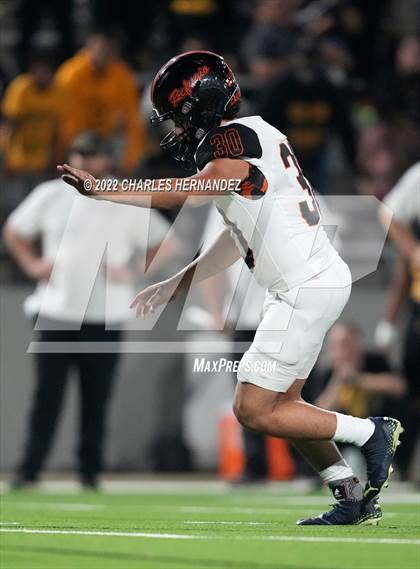 Thumbnail 2 in Timpson vs. Refugio (UIL 2A Division I Semifinal) photogallery.