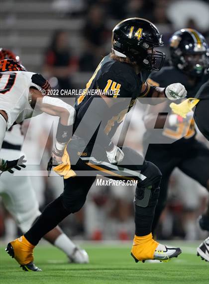 Thumbnail 2 in Timpson vs. Refugio (UIL 2A Division I Semifinal) photogallery.