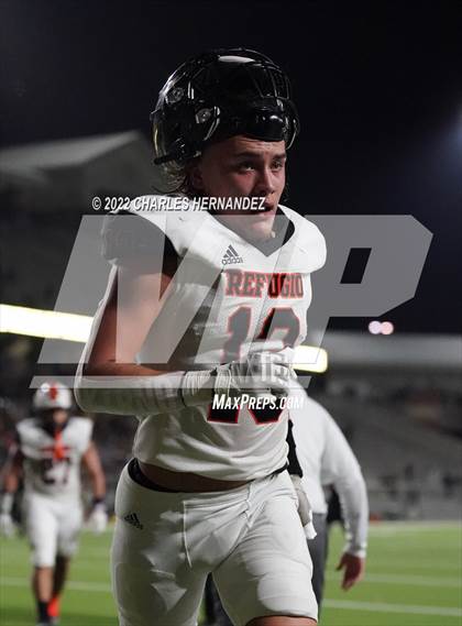 Thumbnail 2 in Timpson vs. Refugio (UIL 2A Division I Semifinal) photogallery.