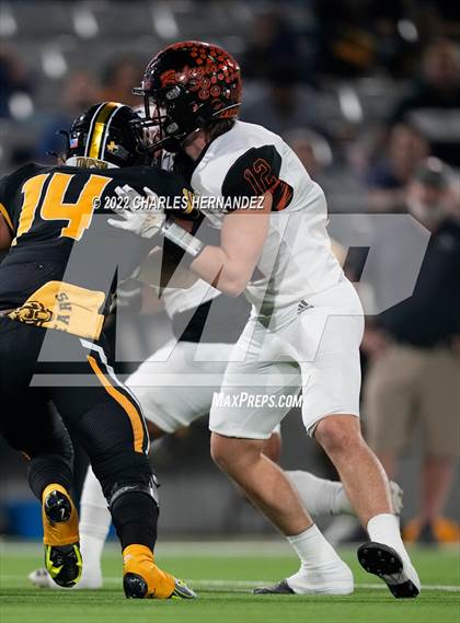 Thumbnail 1 in Timpson vs. Refugio (UIL 2A Division I Semifinal) photogallery.