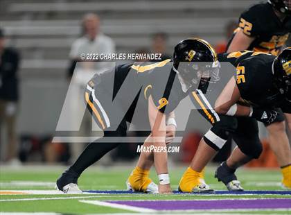Thumbnail 1 in Timpson vs. Refugio (UIL 2A Division I Semifinal) photogallery.