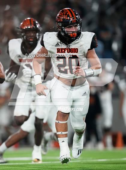 Thumbnail 1 in Timpson vs. Refugio (UIL 2A Division I Semifinal) photogallery.