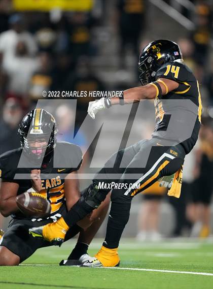 Thumbnail 1 in Timpson vs. Refugio (UIL 2A Division I Semifinal) photogallery.