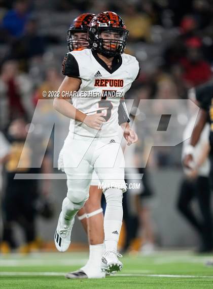 Thumbnail 2 in Timpson vs. Refugio (UIL 2A Division I Semifinal) photogallery.