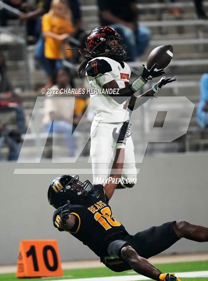 Thumbnail 3 in Timpson vs. Refugio (UIL 2A Division I Semifinal) photogallery.