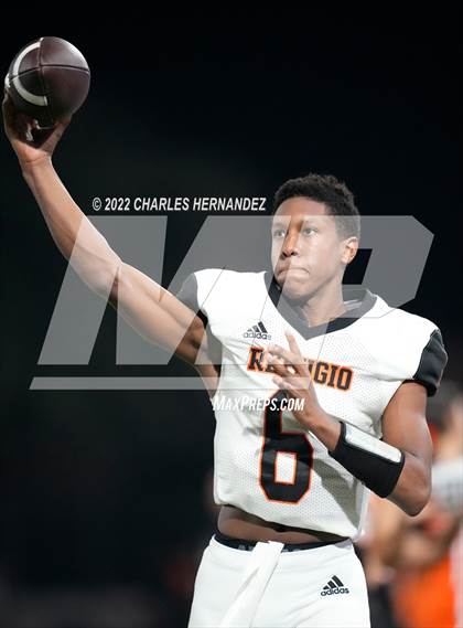 Thumbnail 2 in Timpson vs. Refugio (UIL 2A Division I Semifinal) photogallery.