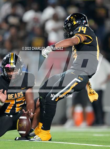Thumbnail 3 in Timpson vs. Refugio (UIL 2A Division I Semifinal) photogallery.