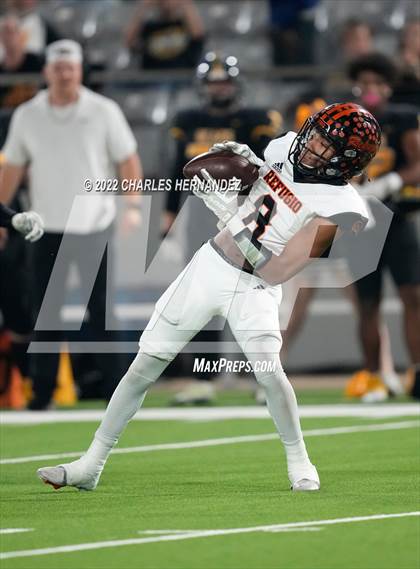 Thumbnail 2 in Timpson vs. Refugio (UIL 2A Division I Semifinal) photogallery.