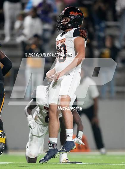 Thumbnail 2 in Timpson vs. Refugio (UIL 2A Division I Semifinal) photogallery.